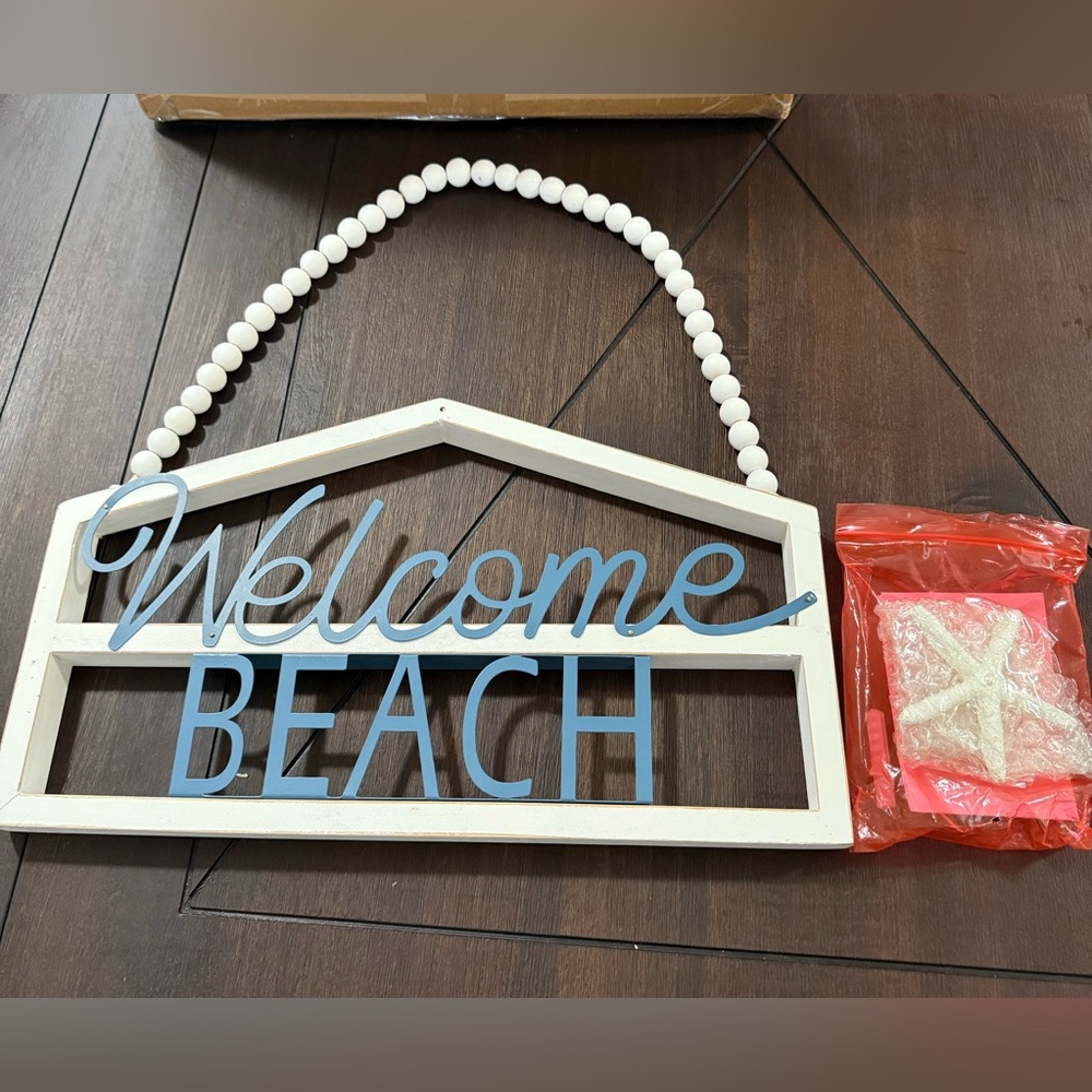 Welcome Beach Sign with Beaded Hanger